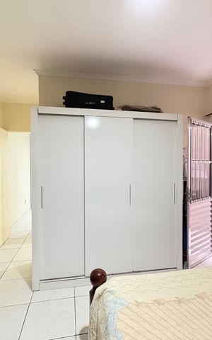Casa à venda com 327m², 5 quartos e 2 vagas Casa à venda com 327m², 5 quartos e 2 vagasQuarto 1 - Casa 3
