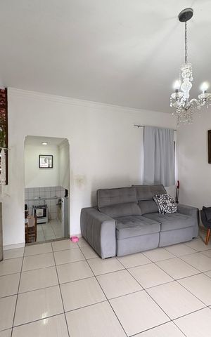 Casa à venda com 327m², 5 quartos e 2 vagas Casa à venda com 327m², 5 quartos e 2 vagasSala - Casa 1