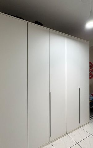 Casa à venda com 327m², 5 quartos e 2 vagas Casa à venda com 327m², 5 quartos e 2 vagasQuarto 2 - Casa 3