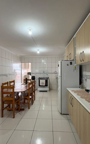 Casa à venda com 327m², 5 quartos e 2 vagas Casa à venda com 327m², 5 quartos e 2 vagasCozinha - Casa 1