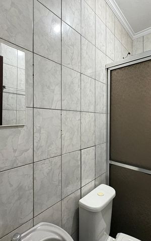 Casa à venda com 327m², 5 quartos e 2 vagas Casa à venda com 327m², 5 quartos e 2 vagasBanheiro - Casa 2