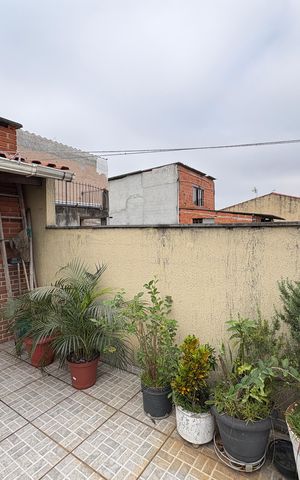 Casa à venda com 327m², 5 quartos e 2 vagas Casa à venda com 327m², 5 quartos e 2 vagasÁrea gourmet - Casa 1