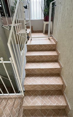 Casa à venda com 327m², 5 quartos e 2 vagas Casa à venda com 327m², 5 quartos e 2 vagasEntrada