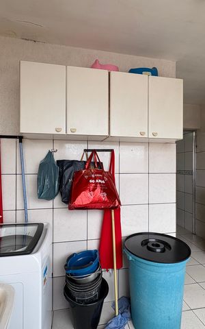 Casa à venda com 327m², 5 quartos e 2 vagas Casa à venda com 327m², 5 quartos e 2 vagasÁrea de Serviço - Casa 1