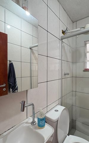 Casa à venda com 327m², 5 quartos e 2 vagas Casa à venda com 327m², 5 quartos e 2 vagasBanheiro 2 - Casa 1