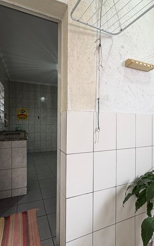 Casa à venda com 327m², 5 quartos e 2 vagas Casa à venda com 327m², 5 quartos e 2 vagasÁrea de Serviço - Casa 2