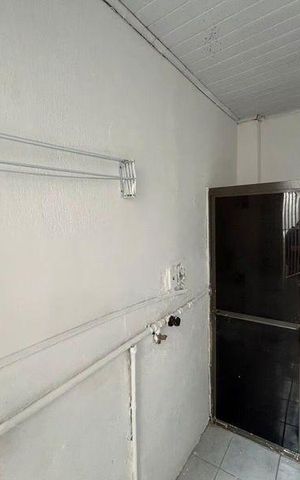 Casa à venda com 60m², 3 quartos e 2 vagas Casa à venda com 60m², 3 quartos e 2 vagasBanheiro