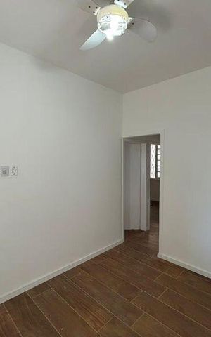 Casa à venda com 60m², 3 quartos e 2 vagas Casa à venda com 60m², 3 quartos e 2 vagasSala