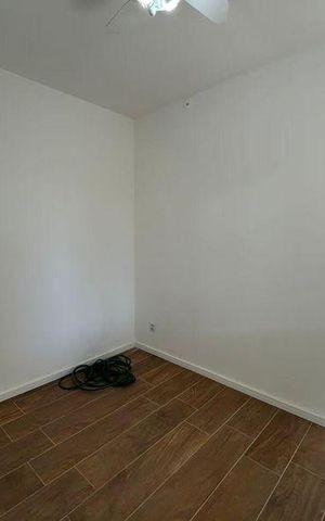 Casa à venda com 60m², 3 quartos e 2 vagas Casa à venda com 60m², 3 quartos e 2 vagasSala