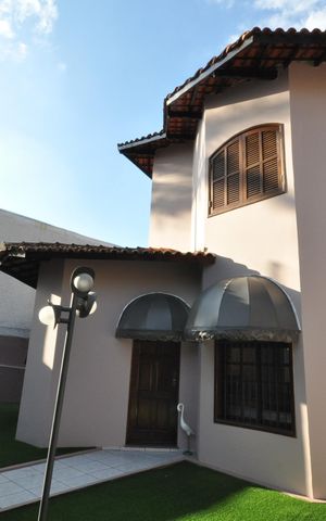 Casa à venda com 900m², 4 quartos e 7 vagasQuintal