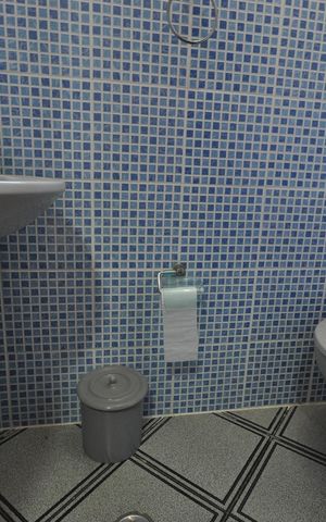 Casa à venda com 900m², 4 quartos e 7 vagasBanheiro de serviço