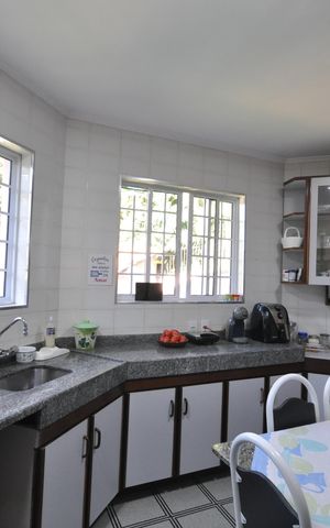 Casa à venda com 900m², 4 quartos e 7 vagasCozinha