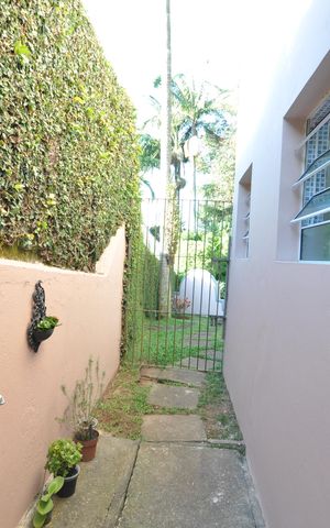 Casa à venda com 900m², 4 quartos e 7 vagasQuintal