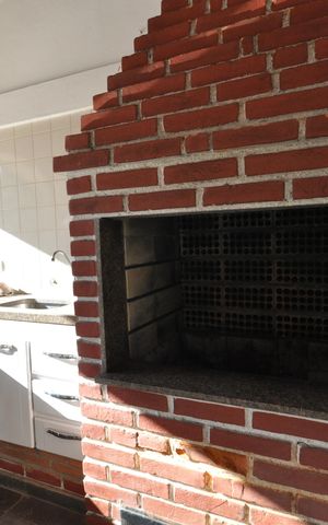 Casa à venda com 900m², 4 quartos e 7 vagasChurrasqueira