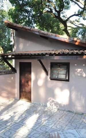 Casa à venda com 900m², 4 quartos e 7 vagasEdícula
