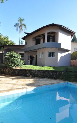Casa à venda com 900m², 4 quartos e 7 vagasAspecto Geral