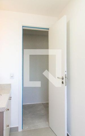 Apartamento à venda com 107m², 2 quartos e 1 vaga Apartamento à venda com 107m², 2 quartos e 1 vagaBanheiro