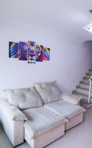 Casa à venda com 130m², 2 quartos e 2 vagas Casa à venda com 130m², 2 quartos e 2 vagasSala