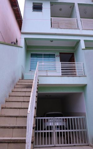Casa à venda com 130m², 2 quartos e 2 vagas Casa à venda com 130m², 2 quartos e 2 vagasFachada