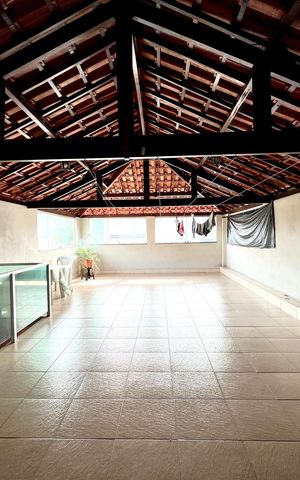 Casa à venda com 245m², 3 quartos e 1 vaga