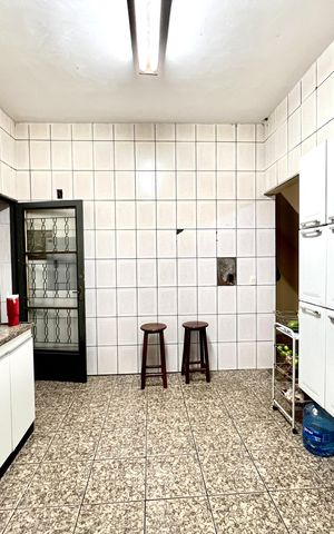 Casa à venda com 245m², 3 quartos e 1 vaga