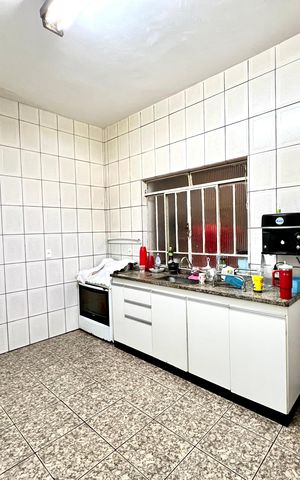 Casa à venda com 245m², 3 quartos e 1 vaga