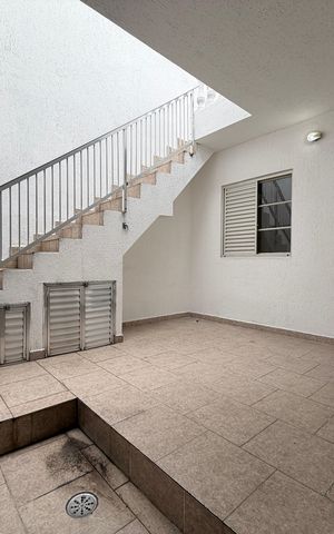 Casa à venda com 116m², 3 quartos e 2 vagasÁrea de Serviço