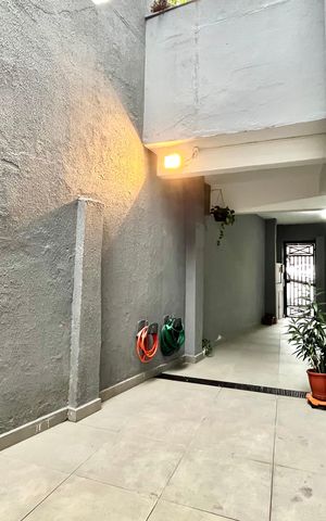 Casa à venda com 95m², 6 quartos e 3 vagas Casa à venda com 95m², 6 quartos e 3 vagasQuintal