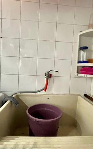 Casa à venda com 95m², 6 quartos e 3 vagas Casa à venda com 95m², 6 quartos e 3 vagasÁrea de Serviço - Edícula