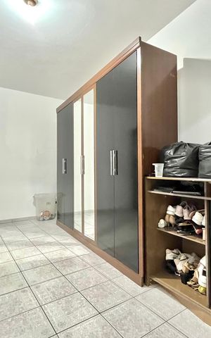 Casa à venda com 95m², 6 quartos e 3 vagas Casa à venda com 95m², 6 quartos e 3 vagasQuarto 4