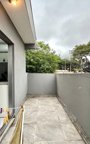 Casa à venda com 95m², 6 quartos e 3 vagas Casa à venda com 95m², 6 quartos e 3 vagasVaranda da Suíte - Edícula