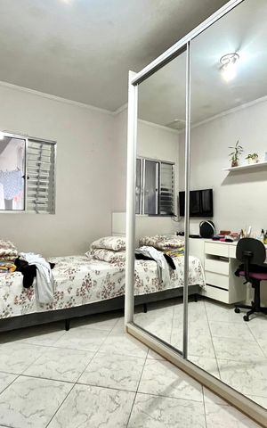 Casa à venda com 95m², 6 quartos e 3 vagas Casa à venda com 95m², 6 quartos e 3 vagasQuarto 3