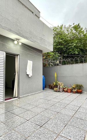 Casa à venda com 95m², 6 quartos e 3 vagas Casa à venda com 95m², 6 quartos e 3 vagasVaranda da Suíte