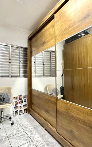 Casa à venda com 95m², 6 quartos e 3 vagas Casa à venda com 95m², 6 quartos e 3 vagasQuarto 2 - Edícula
