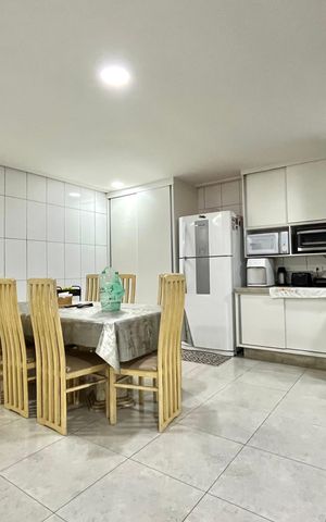 Casa à venda com 95m², 6 quartos e 3 vagas Casa à venda com 95m², 6 quartos e 3 vagasCozinha