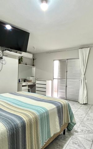 Casa à venda com 95m², 6 quartos e 3 vagas Casa à venda com 95m², 6 quartos e 3 vagasSuite - Edícula