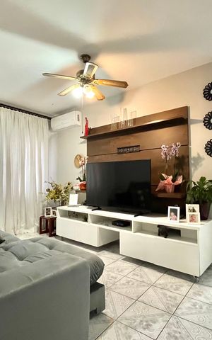 Casa à venda com 95m², 6 quartos e 3 vagas Casa à venda com 95m², 6 quartos e 3 vagasSala - Edícula