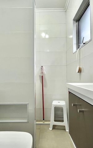 Casa à venda com 95m², 6 quartos e 3 vagas Casa à venda com 95m², 6 quartos e 3 vagasBanheiro da Suite - Edícula