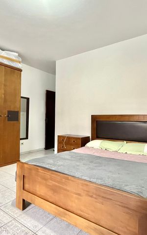 Casa à venda com 95m², 6 quartos e 3 vagas Casa à venda com 95m², 6 quartos e 3 vagasSuite
