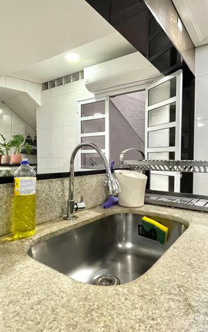 Casa à venda com 95m², 6 quartos e 3 vagas Casa à venda com 95m², 6 quartos e 3 vagasCozinha