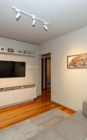 Apartamento à venda com 220m², 4 quartos e 3 vagas Apartamento à venda com 220m², 4 quartos e 3 vagasSala