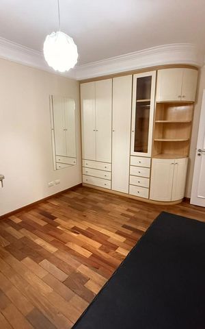 Casa à venda com 547m², 4 quartos e 4 vagas Casa à venda com 547m², 4 quartos e 4 vagasQuarto