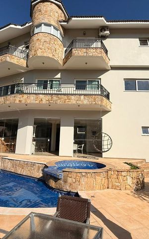 Casa à venda com 547m², 4 quartos e 4 vagas Casa à venda com 547m², 4 quartos e 4 vagasÁrea externa