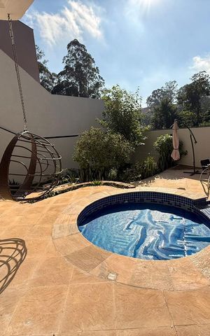 Casa à venda com 547m², 4 quartos e 4 vagas Casa à venda com 547m², 4 quartos e 4 vagasVista