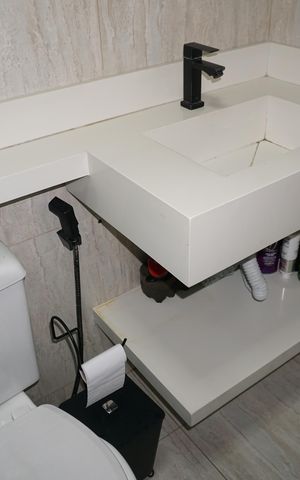 Casa para alugar com 172m², 3 quartos e 3 vagasBanheiro social