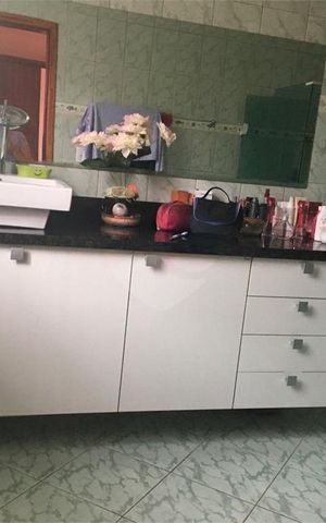 Casa à venda com 270m², 3 quartos e 1 vaga