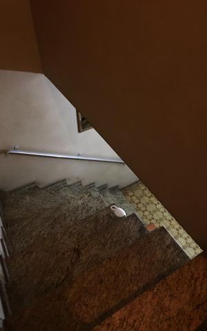Casa à venda com 66m², 2 quartos e 1 vagaEscada