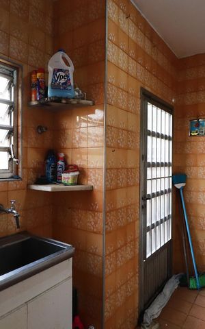 Casa à venda com 66m², 2 quartos e 1 vagaÁrea de Serviço
