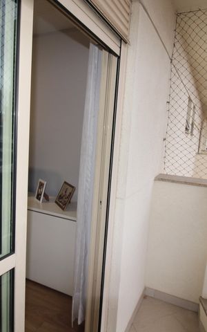 Apartamento à venda com 179m², 4 quartos e 4 vagasQuarto 4 - Varanda
