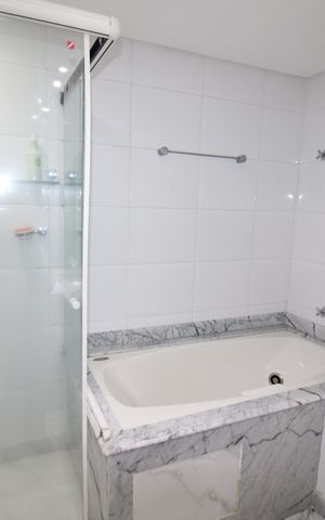 Apartamento à venda com 179m², 4 quartos e 4 vagasQuarto 4 - Banheiro